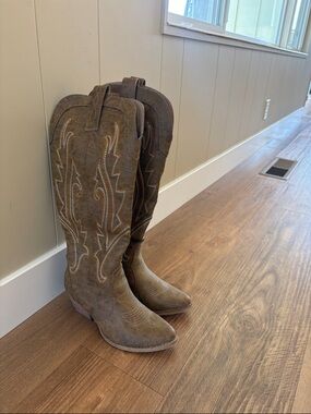 Dream Pairs Brown Western Embroidered Cowgirl knee high Boots sz 7.5